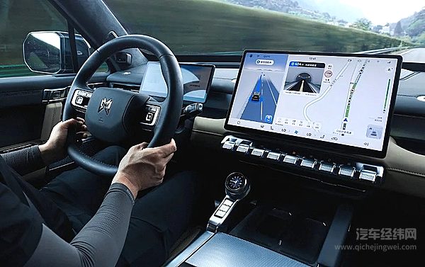 30万级高端越野车二选一 猛士M817能否挑战坦克500新能源？