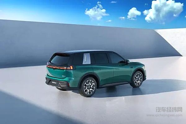 车尾造型和车头相呼应