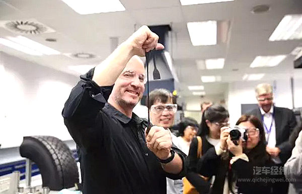 未来汽车都会飞了，轮胎将是怎样的存在？