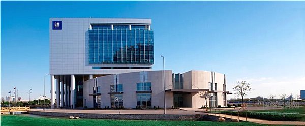 美系车企集体“触电” 谁能打败特斯拉？