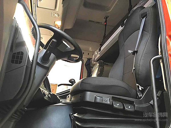 一汽解放新J6震撼发布 传承经典持续领航