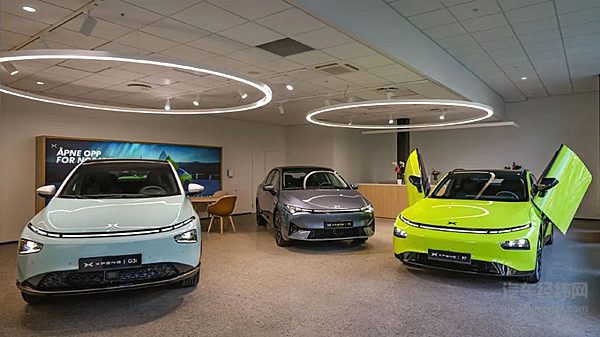 城市NOA加速落地 新势力一拥而上的技术有何特点？