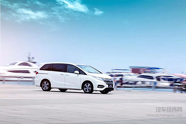 想想办法吧，爸爸！ 出去旅行怎么少得了一辆车！