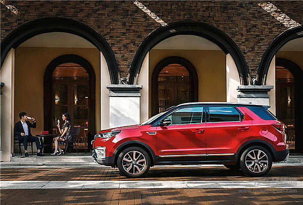 长安CS55轻年版要走“黑红”路线！