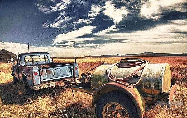 美国电动皮卡上演“卧龙藏虎”