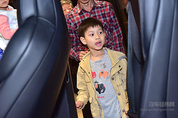 特斯拉直营体验中心入驻山城 打造最In体验新地标