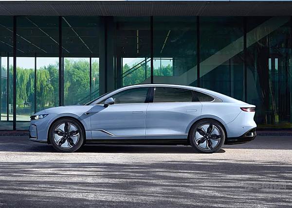 能否挑战BBA？飞凡F7和岚图追光瞄准中大型轿车市场