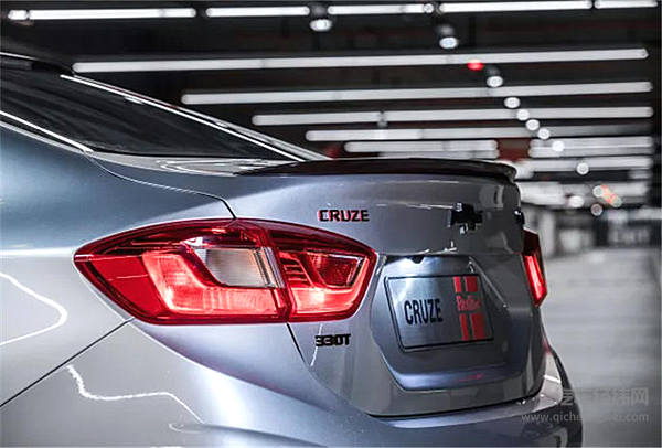 冲着年轻人来的雪佛兰Redline气场两米八！