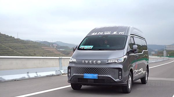 依维柯聚星 重新定义客运行业高效与舒适之旅