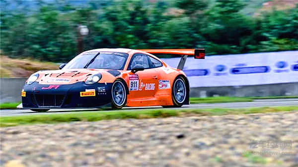 在多弯起伏的赛道上比拼，奥迪、保时捷、兰博基尼哪辆最强？