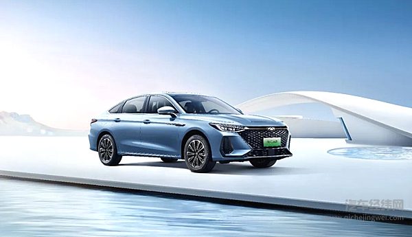 混动家轿新选择 风云A8127长续航版开启预售 13万元起