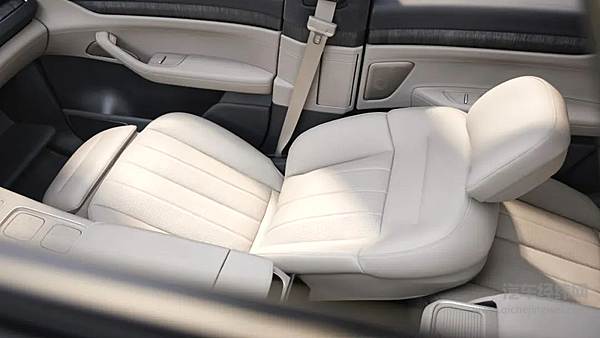 蔚来全新ES8宽敞的车内空间 舒适得不像个SUV？