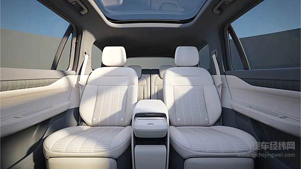 蔚来全新ES8宽敞的车内空间 舒适得不像个SUV？