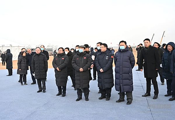 景俊海、韩俊实地查看项目用地