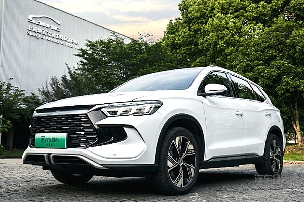 吉利、比亚迪和宁德时代新产品亮相 谁是磷酸铁锂电池冠军？