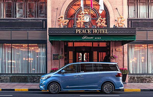 大空间高配置 上汽大通打造陆地上的豪华套间