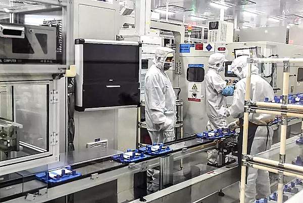 松下、LG“猛虎下山” 谁来保住宁德时代的“第一名”？