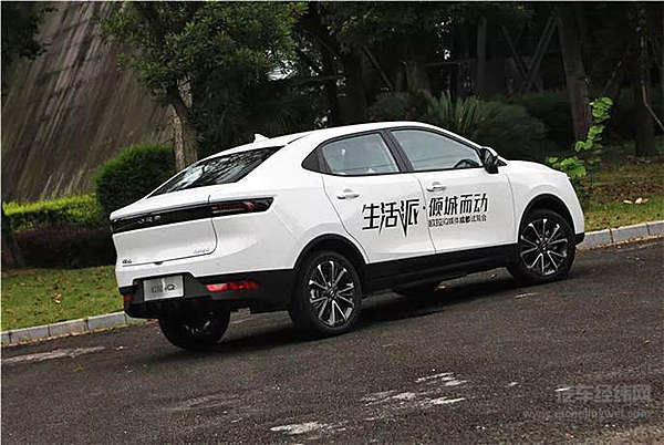 贯穿式尾灯成为新潮流 看看“灯厂”还能怎么玩