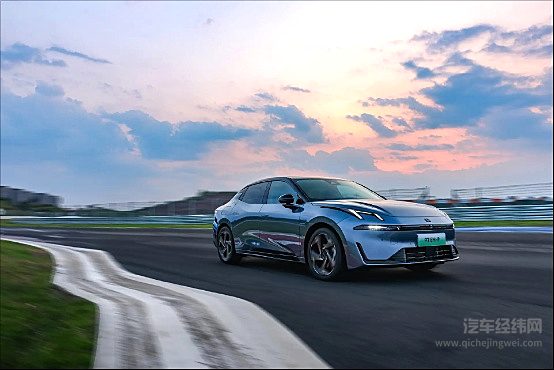领克07 EM-P与哪吒S 谁能真正“硬控”到你？