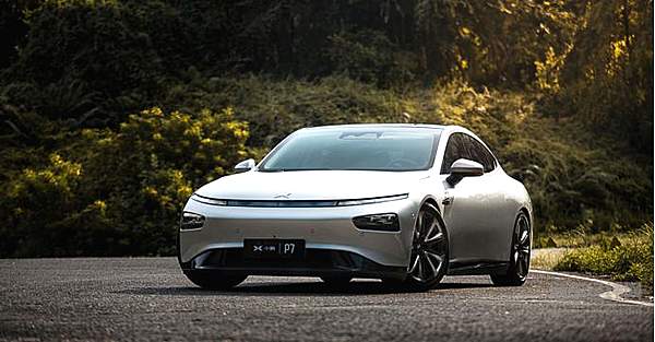 等不及蔚来EC6？ 小鹏P7给你新年新选择！