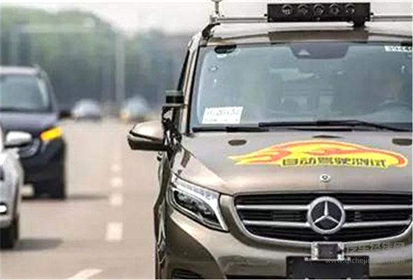 戴姆勒获北京自动驾驶路测牌照  “堵车”竟成北京城受青睐的原因