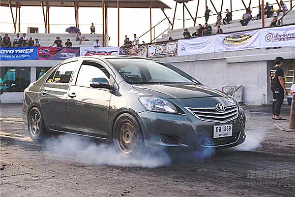 别不承认，区区东南亚就是比我们会玩车