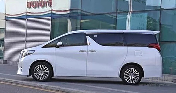 从丰田埃尔法走出来的都是些什么人？