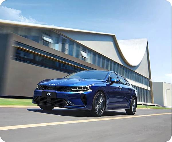 2025款起亚K5增配上市 13.98万元起售