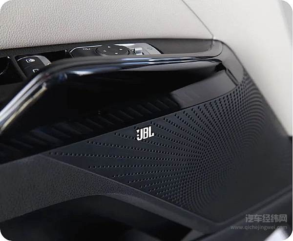 2025款起亚K5增配上市 13.98万元起售