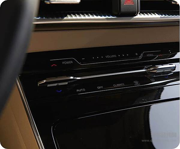 2025款起亚K5增配上市 13.98万元起售