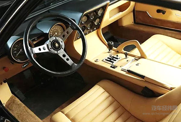 汽车内饰的高级感只要用料高级就可以了吗？时代变了！