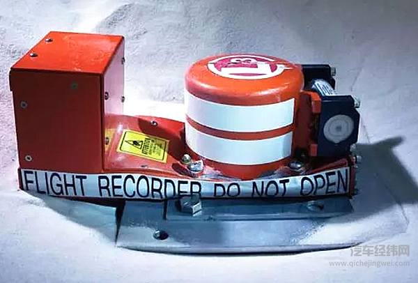 重庆公交坠江事件后，我们的汽车为什么不能安装黑匣子？