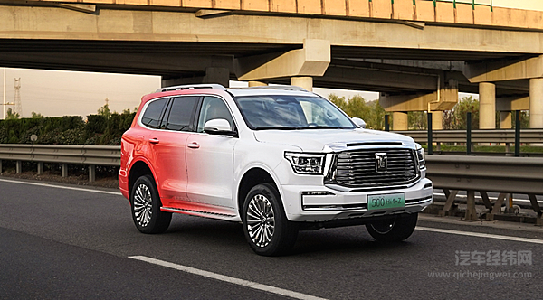 售价定位都相近 坦克500Hi4-Z和方程豹豹8谁更硬核？