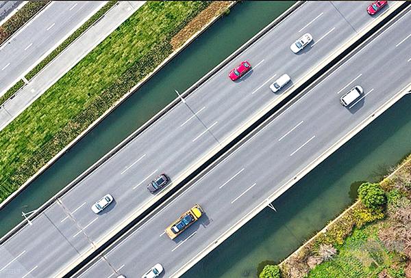 车圈大厂围猎秋招 何小鹏亲自上场面试