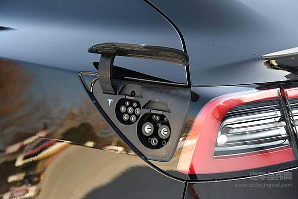 中美新能源车型之争 比亚迪汉比特斯拉Model 3强在哪里？