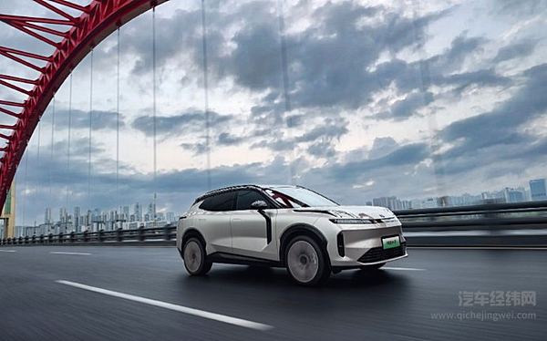 插混与增程的对决 岚图能否挑战领克08 EM-P？