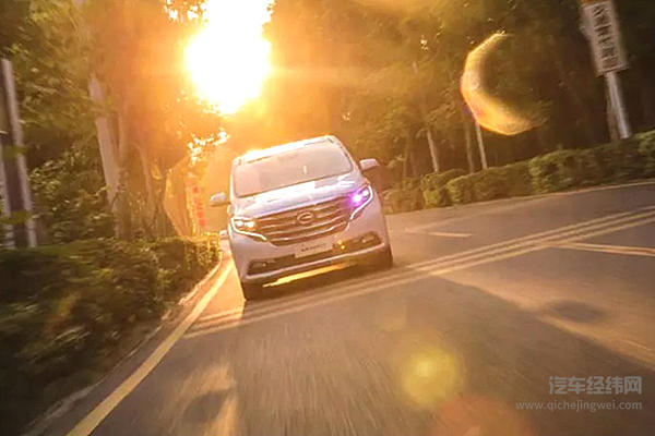 传祺GM8全球首测 漂亮的不像实力派