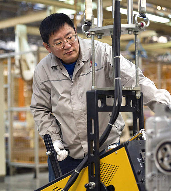 工匠技师鹿新弟：对大柴义无反顾的爱