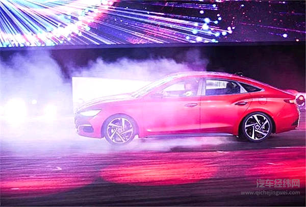 北京现代菲斯塔追赶轿车风潮 思域“神车”地位不保？！