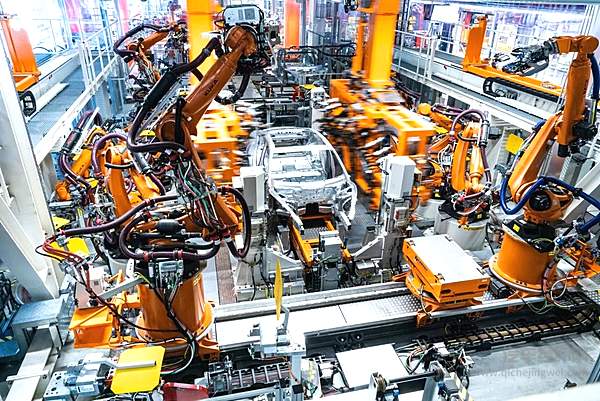 钢铁侠开的车 明年开春就可以下单咯