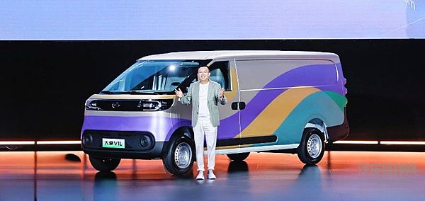 大拿纯电轻客家族新车上市