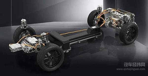 比亚迪汉，四根麦弗逊支柱直挺挺