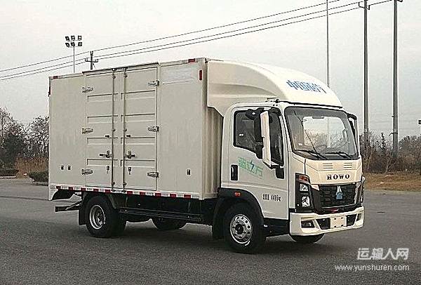 首批10臺HOWO新能源輕卡成功交付昆山