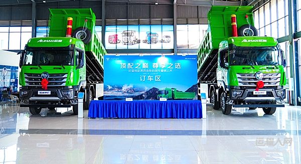 雙槍快充+多重防水，歐曼新能源西南版自卸車賦能工程基建