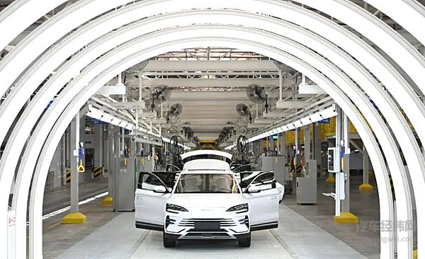 比亚迪乌兹别克斯坦工厂首批量产新能源汽车正式下线