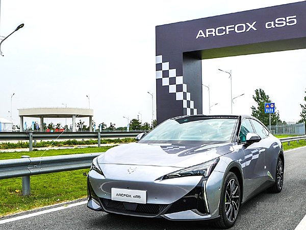 1-11月份同比暴增213.4% 极狐品牌的成绩是怎么来的？