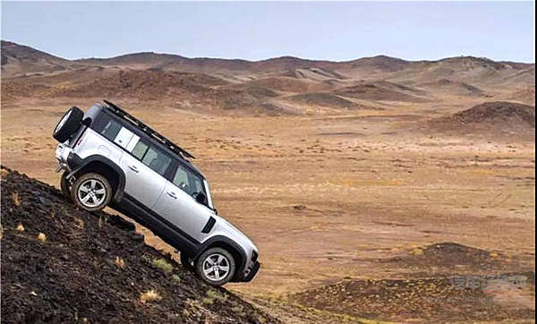 路虎Defender：越野老大爷的养成史