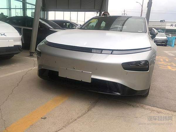 最高配置反成鸡肋？小鹏P7各版本要如何选