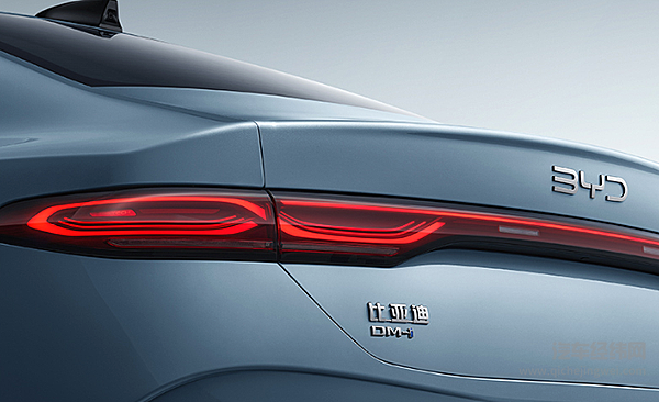 吉利银河L6 EM-i VS 比亚迪秦PLUS DM-i 智驾版：谁更胜一筹？