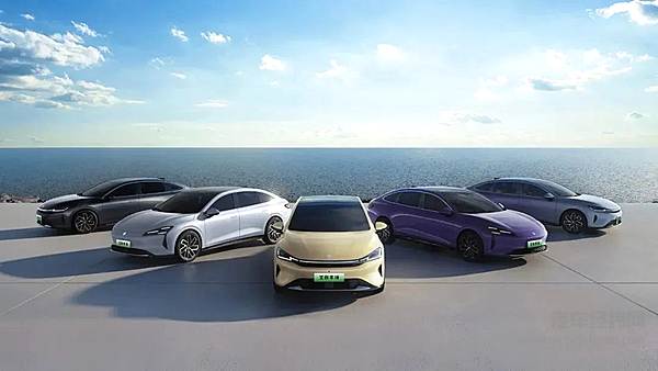 2025第十三届上汽设计国际挑战赛正式启动/智己IMAD端到端2.0智驾大模型